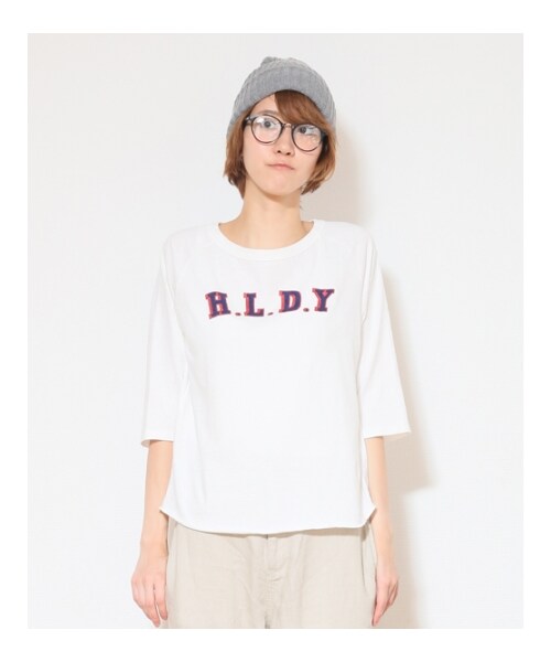 HOLIDAY(ホリデイ)の「《予約商品》H.L.D.Y RAGLAN(トップス・レディース・WHITE/WHITE×BLACK/GRAY×NAVY・ONE SIZE)」の1枚目の写真