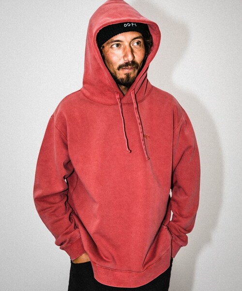 URBAN RESEARCH Sonny Label(アーバンリサーチサニーレーベル)の「OOPS ピグメントライトウェイトパーカー(その他・メンズ・レッド/オフ/チャコール・M/L)」の1枚目の写真