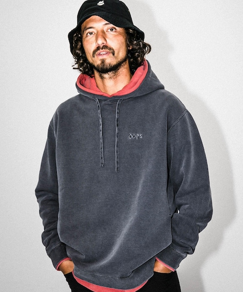 URBAN RESEARCH Sonny Label(アーバンリサーチサニーレーベル)の「OOPS ピグメントライトウェイトパーカー(その他・メンズ・レッド/オフ/チャコール・M/L)」の3枚目の写真