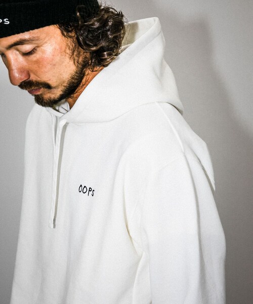 URBAN RESEARCH Sonny Label(アーバンリサーチサニーレーベル)の「OOPS ピグメントライトウェイトパーカー(その他・メンズ・レッド/オフ/チャコール・M/L)」の2枚目の写真