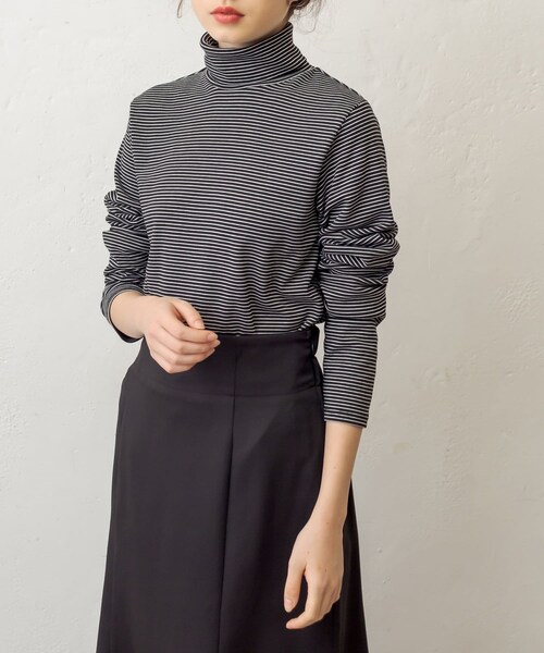 OLIVE des OLIVE（オリーブデオリーブ）の「インナーハイネック（Tシャツ/カットソー・レディース・オフホワイト/ブラック/アイボリー/スミクロ・FREE）」の3枚目の写真