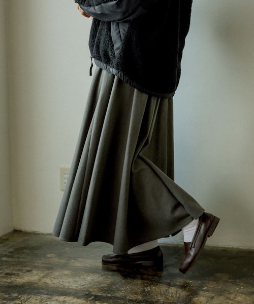 PUAL CE CIN（ピュアルセシン）の「起毛スカート（スカート・レディース・ベージュ/グレー/グリーン/チャコールグレー・FREE）」の2枚目の写真