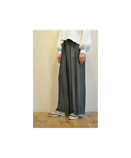 hippiness（ヒッピネス）の「キュプラシャーリングパンツ（その他パンツ・レディース・ゴールド/ベージュ/グリーン/パープル/ブラック・one）」の4枚目の写真