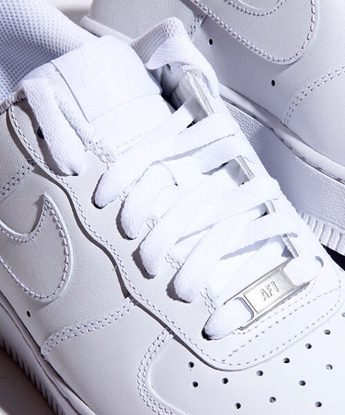 NIKE（ナイキ）の「ナイキエアフォース1 07（シューズ・メンズ・ホワイト・24.0/24.5）」の4枚目の写真