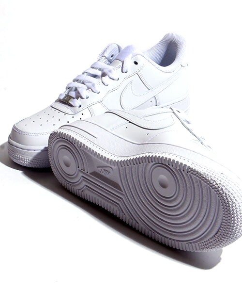 NIKE（ナイキ）の「ナイキエアフォース1 07（シューズ・メンズ・ホワイト・24.0/24.5）」の6枚目の写真