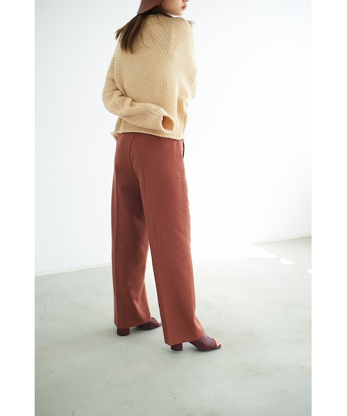 LASHIKU(ラシク)の「Standard Center Press Pants(スラックス・レディース・ブラウン/ブラック/グレー/ベージュ・S/M)」の1枚目の写真