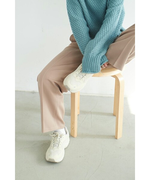 LASHIKU(ラシク)の「Standard Center Press Pants(スラックス・レディース・ブラウン/ブラック/グレー/ベージュ・S/M)」の4枚目の写真
