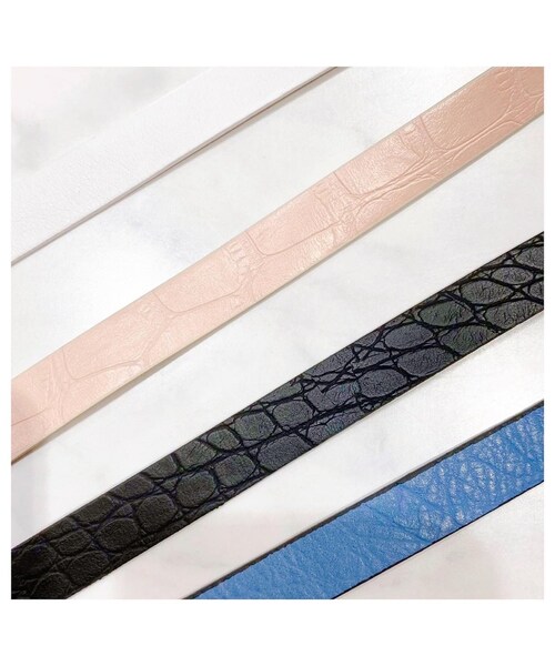 lilLilly（リルリリー）の「【新柄&再入荷】レザーリボンハーネス（アクセサリー・レディース・WHITE/BLUE/PINKクロコ/BLACKクロコ）」の2枚目の写真