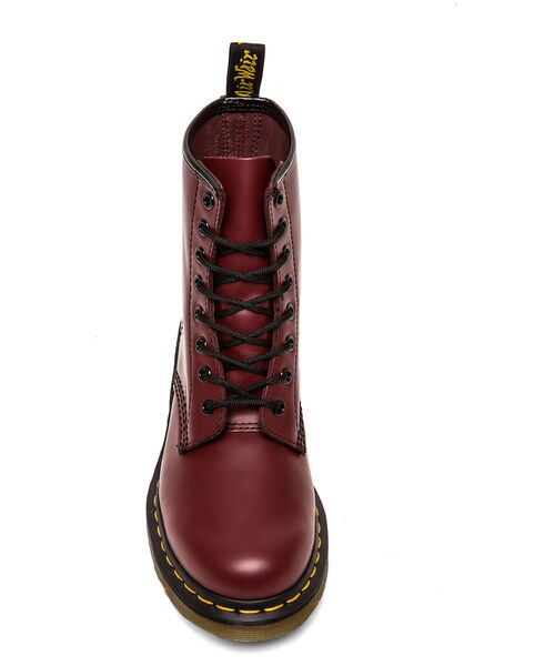 Dr. Martens（ドクターマーチン）の「Dr. Martens Iconic 8 Eye Boot（ブーツ・レディース・Cherry Red・9/7/8/10）」の2枚目の写真