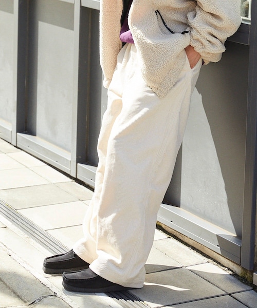 Kastane(カスタネ)の「【WHIMSIC】CORDUROY WIDE PANTS(その他パンツ・レディース・オフホワイト/ブラウン/ブラック・F)」の2枚目の写真