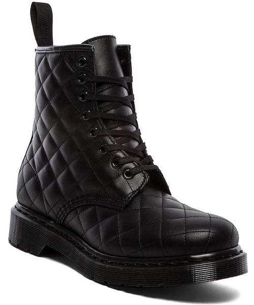 Dr. Martens（ドクターマーチン）の「Dr. Martens Coralie Quilted 8-Eye Boot（ブーツ・レディース・Black・9）」の4枚目の写真