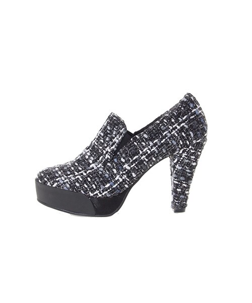 w closet(ダブルクローゼット)の「モコモコパンプス(シューズ・レディース・ベージュ/ブラック/ミックス・M/L)」の4枚目の写真