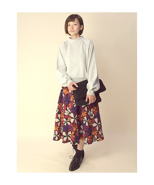 w closet(ダブルクローゼット)の「手書き風花柄ミモレ丈スカート(パンツ・レディース・ピンクベース/ブルーベース・FREE)」の9枚目の写真