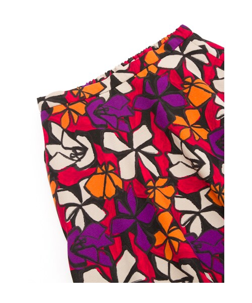 w closet(ダブルクローゼット)の「手書き風花柄ミモレ丈スカート(パンツ・レディース・ピンクベース/ブルーベース・FREE)」の6枚目の写真