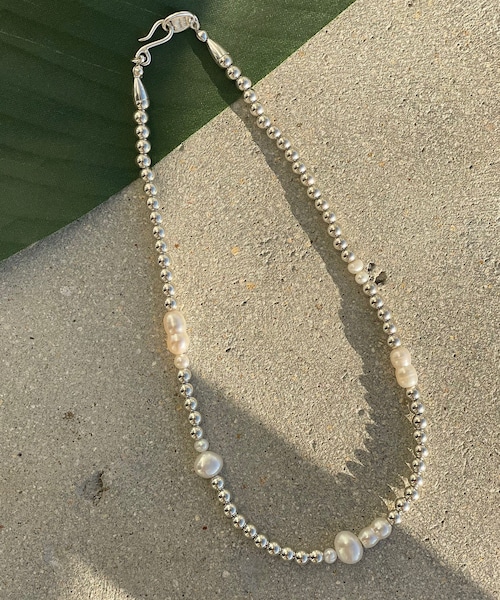 RIVE DROITE(リヴドロワ)の「【MAUA JEWELRY】パール×シルバーランダムミックスショートネックレス(ネックレス・シルバー・F)」の1枚目の写真