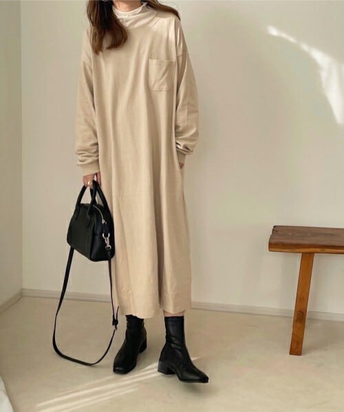 chocomee（チョコミー）の「カットソータグワンピ（ワンピース・レディース・ホワイト/ベージュ・FREE）」の2枚目の写真