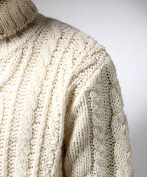 HARE（ハレ）の「【先行予約】HANDケーブルタートルニット（トップス・メンズ・オフホワイト/ブラック・Ｓ/Ｍ）」の6枚目の写真