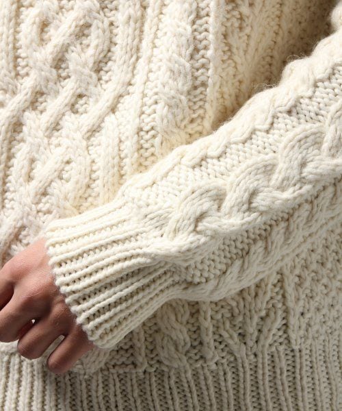 HARE（ハレ）の「【先行予約】HANDケーブルタートルニット（トップス・メンズ・オフホワイト/ブラック・Ｓ/Ｍ）」の8枚目の写真