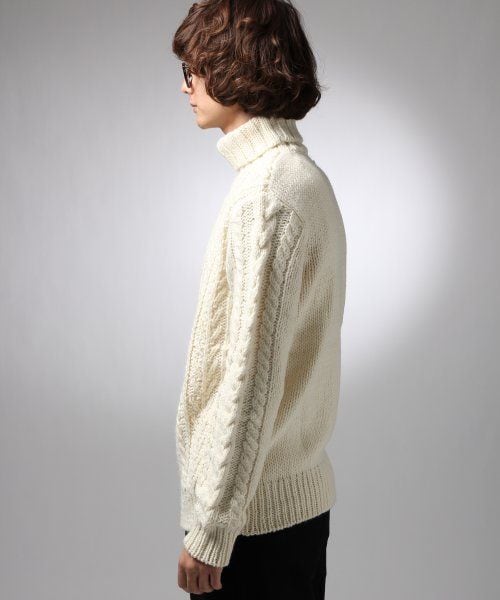 HARE（ハレ）の「【先行予約】HANDケーブルタートルニット（トップス・メンズ・オフホワイト/ブラック・Ｓ/Ｍ）」の3枚目の写真