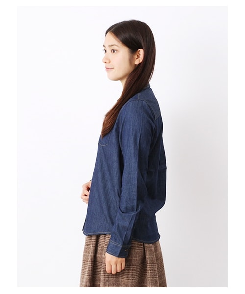 earth music&ecology（アースミュージックアンドエコロジー）の「【宮崎あおい着用】イージーケアデニムシャツ（シャツ・ブラウス・レディース・インディゴ・S/M）」の2枚目の写真