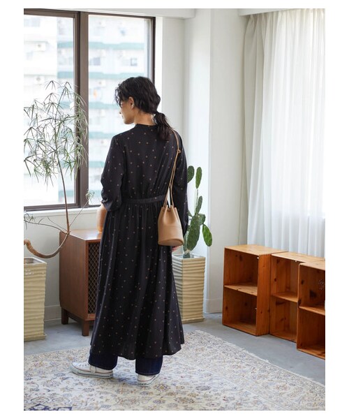 AMERICAN HOLIC（アメリカンホリック）の「スタンドカラーサテンワンピース（ワンピース/ドレス・ドット/フラワー・M/L）」の8枚目の写真