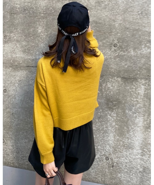 INGNI(イング)の「フェイクレザーキュロット/パンツ(パンツ・レディース・アイボリー/クロ/ブラウン・F)」の4枚目の写真