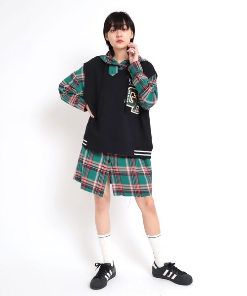 RNA(アールエヌエー)の「早トク10倍【1月中旬納期】M1798 レタードBIGベスト(トップス・レディース・ブラック/ネイビー/レッド)」の6枚目の写真