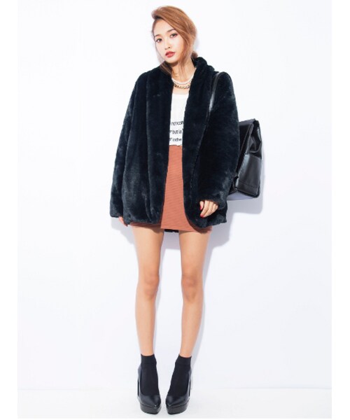 EMODA（エモダ）の「ショールカラーボアCO（ジャケット/アウター・レディース・ホワイト/ブラック/キャメル・F）」の4枚目の写真