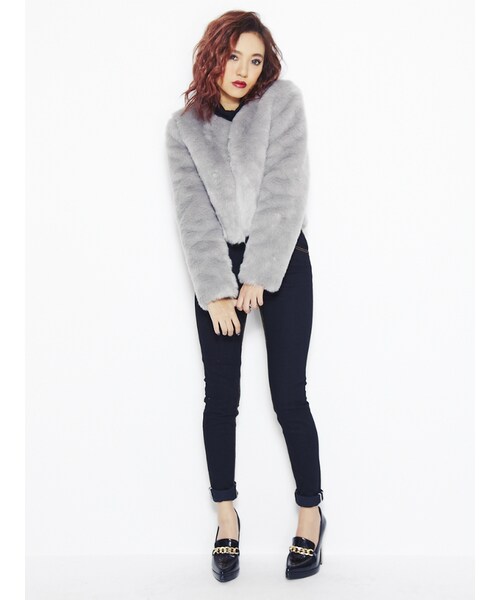 EVRIS（エヴリス）の「フェイクファーショートコート（ジャケット/アウター・レディース・グレー/ブラック・F）」の4枚目の写真