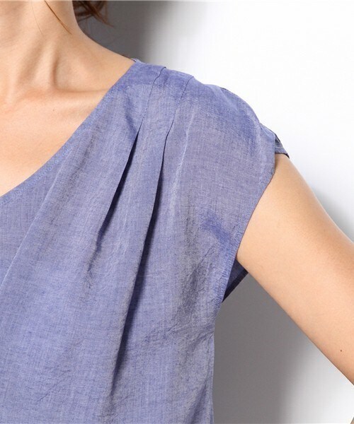 FREDY&GLOSTER（フレディアンドグロスター）の「テンセルローンプルオーバーブラウス（シャツ/ブラウス・レディース・オフホワイト/ブルー・36/38）」の8枚目の写真