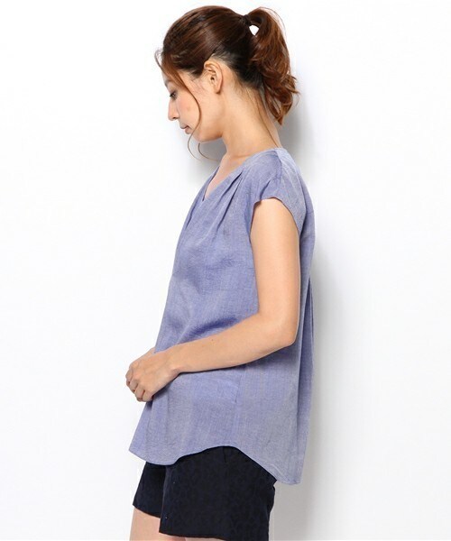 FREDY&GLOSTER（フレディアンドグロスター）の「テンセルローンプルオーバーブラウス（シャツ/ブラウス・レディース・オフホワイト/ブルー・36/38）」の5枚目の写真