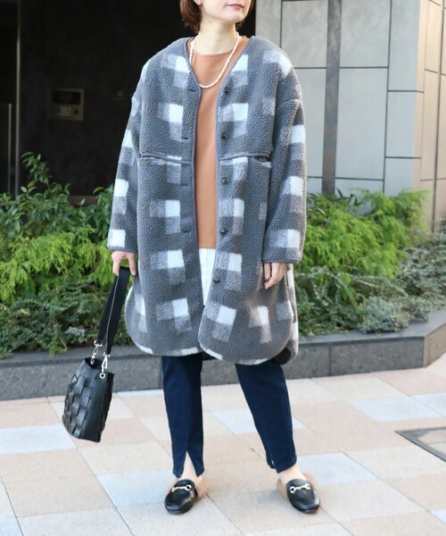 Sheson(シーズン)の「シープボアパイピングチェックコート(その他アウター・レディース・ベージュ/グレー・F)」の2枚目の写真