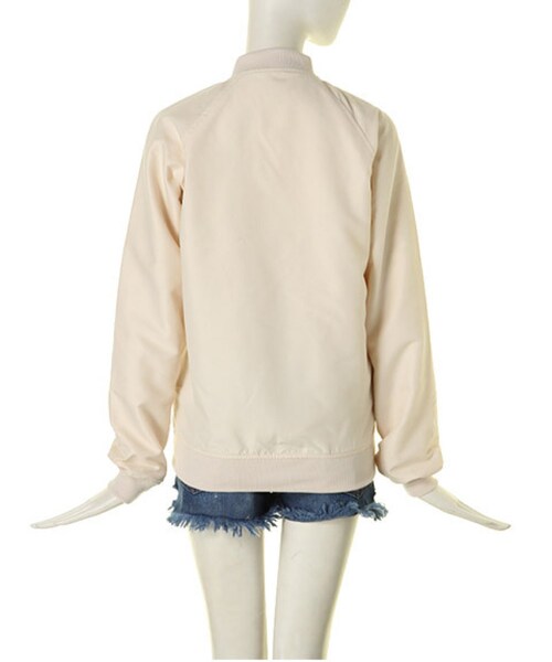 jouetie(ジュエティ)の「【MODE CASUAL】リバーシブルスタッズライトブルゾン(ジャケット/アウター・レディース・オフホワイト/ピンク・M)」の4枚目の写真