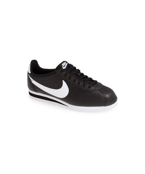NIKE(ナイキ)の「Nike 'Classic Cortez' Leather Sneaker (Women)(スニーカー・レディース・Black/ White・6.5 M/9 M/11 M/8 M/11.5 M/7.5 M/12 M/7 M/6 M/5.5 M/5 M/10.5 M)」の1枚目の写真