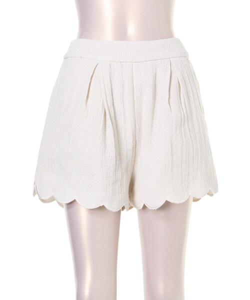 LAGUNAMOON(ラグナムーン)の「【CASUAL】スカラップハイウエストショートパンツ(パンツ・レディース・アイボリー/ブラック/ネイビー・S/M)」の2枚目の写真