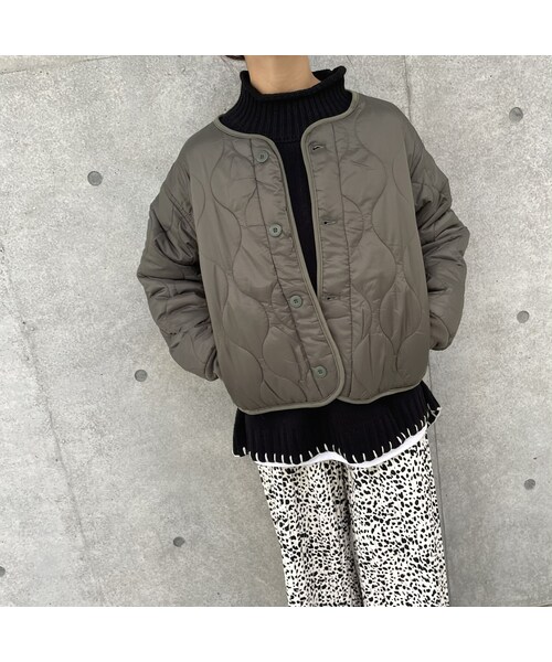 copine(コピン)の「ウェーブキルティングショートジャケット(2color/2size)(その他アウター・レディース・カーキ/ブラック・M/L)」の1枚目の写真