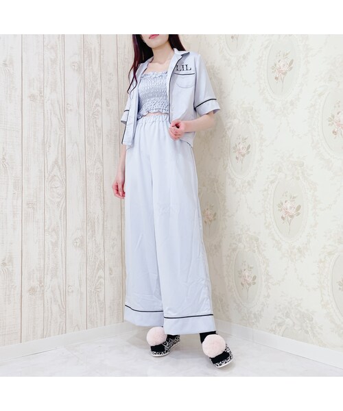 lilLilly(リルリリー)の「【12/3 12:00先行発売】パイピングロングパンツ(パンツ・レディース・PINK/BLUE/WHT COW/BLK COW)」の3枚目の写真