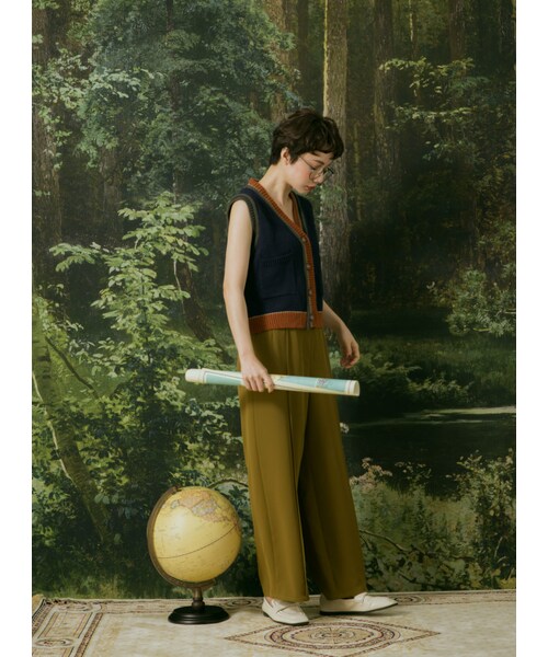 Marjorie（マージョリー）の「雪域風光，金屬釦飾立體壓摺直筒寬褲（パンツ・レディース・黃綠/卡其・XS/S/M/L）」の3枚目の写真