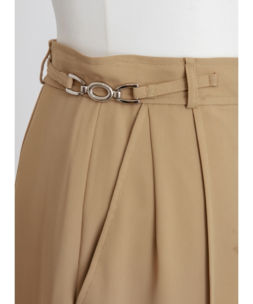 Marjorie（マージョリー）の「雪域風光，金屬釦飾立體壓摺直筒寬褲（パンツ・レディース・黃綠/卡其・XS/S/M/L）」の9枚目の写真