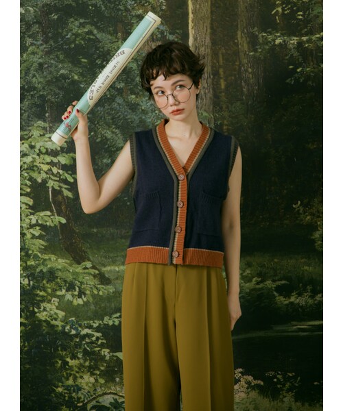 Marjorie（マージョリー）の「雪域風光，金屬釦飾立體壓摺直筒寬褲（パンツ・レディース・黃綠/卡其・XS/S/M/L）」の2枚目の写真