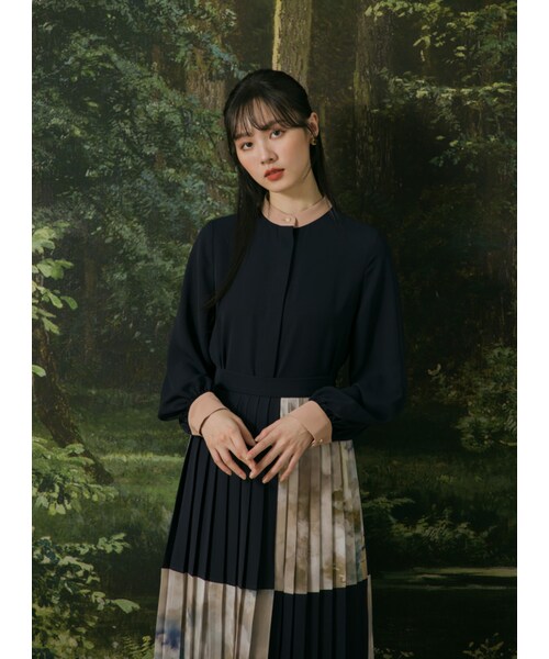 Marjorie（マージョリー）の「寫意山水，隱藏釦設計撞色拼接上衣（トップス・レディース・藍・S/M）」の3枚目の写真