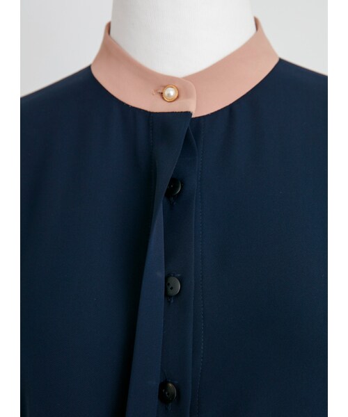 Marjorie（マージョリー）の「寫意山水，隱藏釦設計撞色拼接上衣（トップス・レディース・藍・S/M）」の9枚目の写真