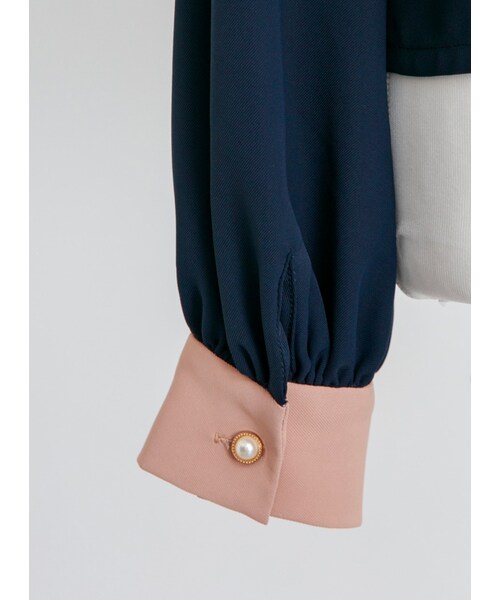 Marjorie（マージョリー）の「寫意山水，隱藏釦設計撞色拼接上衣（トップス・レディース・藍・S/M）」の10枚目の写真