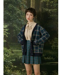 蓊鬱的森林，慵懶復古格紋針織外套