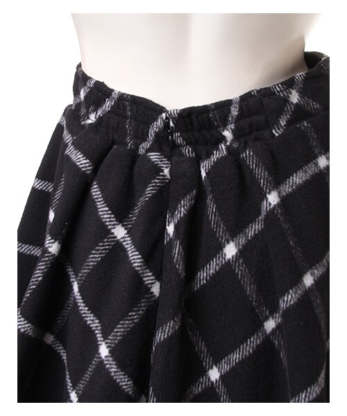 INGNI（イング）の「シャギーチェック／フレアスカート（スカート・レディース・ｵﾌﾎﾜｲﾄ/ｸﾛ/ｸﾞﾚｰ/ｵﾌﾎﾜｲﾄ/ｸﾛ/ｵﾌﾎﾜｲﾄ/ｺﾝ/ｵﾌﾎﾜｲﾄ・M）」の4枚目の写真