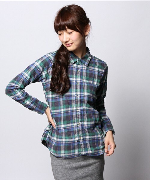 Johnbull Private labo(ジョンブルプライベートラボ)の「シャーリングシャツ(シャツ/ブラウス・レディース・ブラウン/ベージュ/グリーン/レッド・SMALL/MEDIUM)」の1枚目の写真