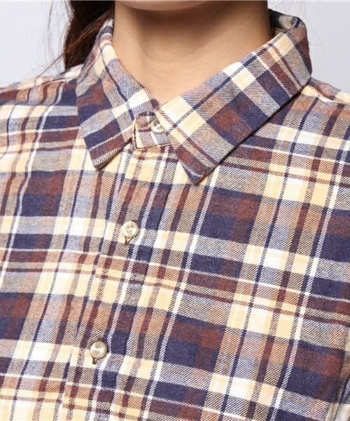 Johnbull Private labo(ジョンブルプライベートラボ)の「シャーリングシャツ(シャツ/ブラウス・レディース・ブラウン/ベージュ/グリーン/レッド・SMALL/MEDIUM)」の9枚目の写真