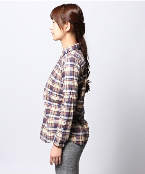 Johnbull Private labo(ジョンブルプライベートラボ)の「シャーリングシャツ(シャツ/ブラウス・レディース・ブラウン/ベージュ/グリーン/レッド・SMALL/MEDIUM)」の6枚目の写真