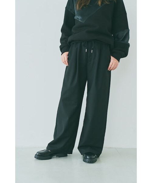 Boka nii(ボカニー)の「ワンポイントロゴパンツ(スウェットパンツ・レディース・ブラック/クリーム・F)」の5枚目の写真