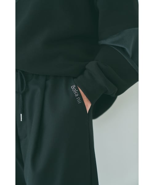 Boka nii(ボカニー)の「ワンポイントロゴパンツ(スウェットパンツ・レディース・ブラック/クリーム・F)」の6枚目の写真